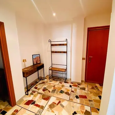 Charming & Quiet With Private Deck Next To Metro *