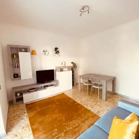 Charming & Quiet With Private Deck Next To Metro Daire Roma