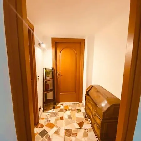 아파트 Charming & Quiet With Private Deck Next To Metro