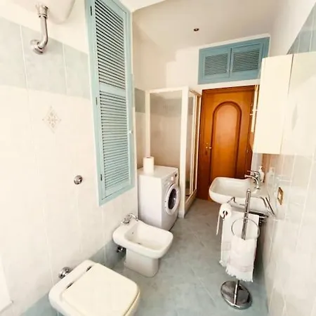 아파트 Charming & Quiet With Private Deck Next To Metro 로마