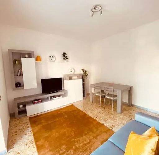 Charming & Quiet With Private Deck Next To Metro Apartamento Roma